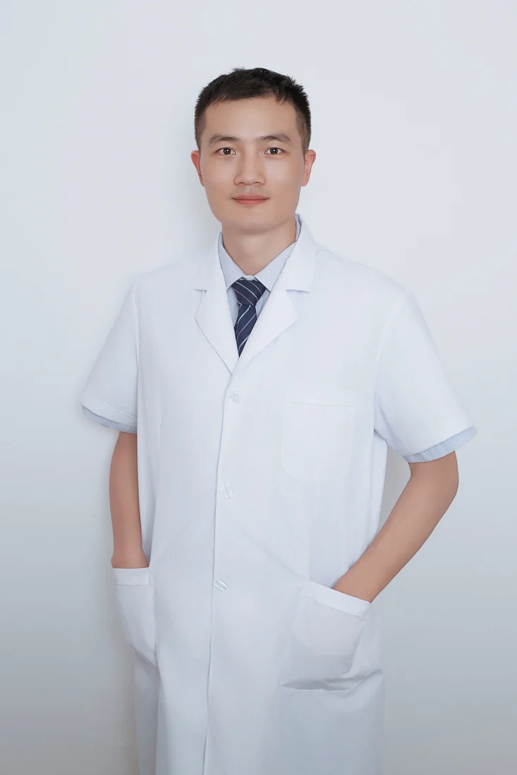 王兴朝主治医师｜种植院长形象照