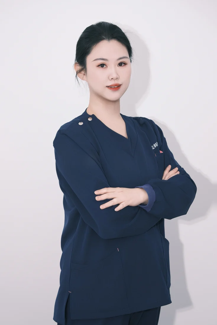 谢亚男执业医师｜儿牙科主诊医师形象照