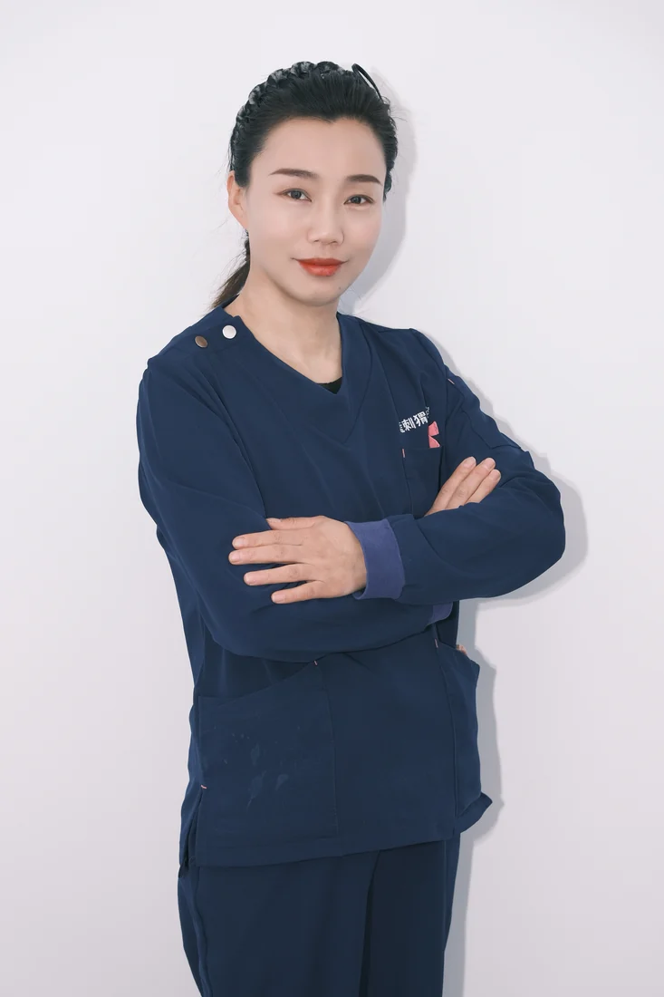 张学芳副主任医师形象照